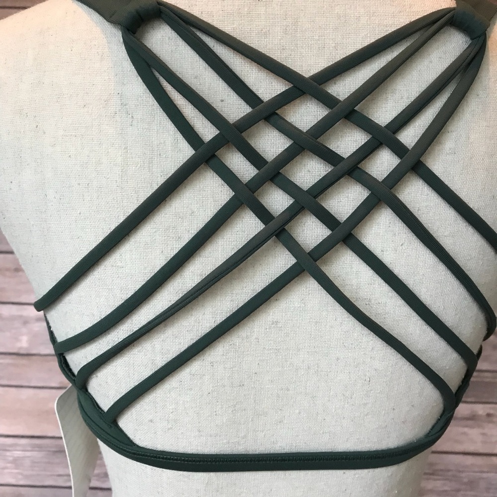 NWT DKFR LULULEMON FREE TO BE BRA WILD - - Size 12 - Picture 2 of 7